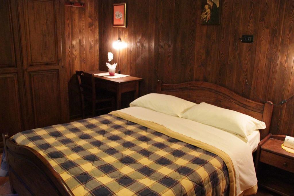 Chambres D'Hotes Les Fleurs 필라 객실 사진