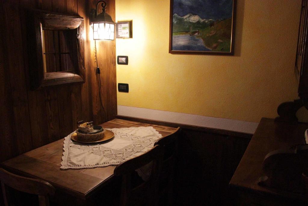 Chambres D'Hotes Les Fleurs 필라 객실 사진