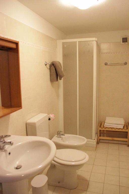 Chambres D'Hotes Les Fleurs 필라 객실 사진