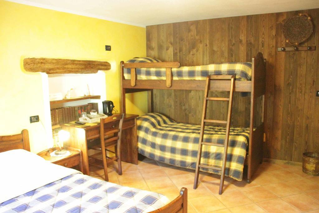 Chambres D'Hotes Les Fleurs 필라 객실 사진